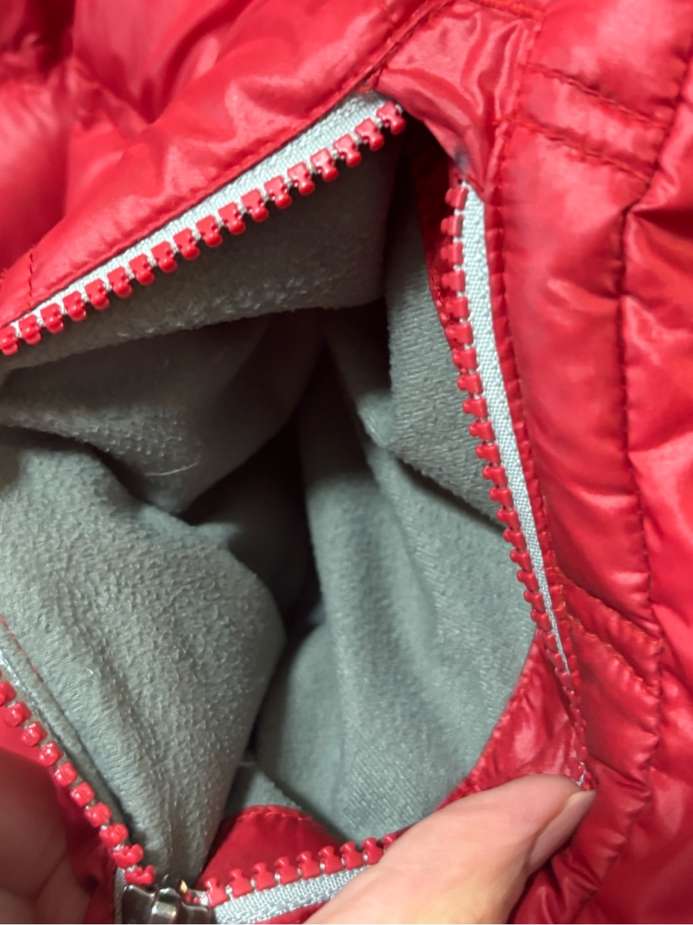 Marmot Women’s Red Hooded Down Puffer Jacket Size Large | Lightweight Winter - Picture 5 of 10
